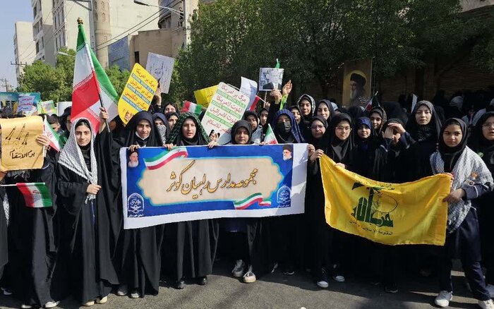 نماینده ولی فقیه در خوزستان: ایران به قدرتی رسیده که موشک دوربرد میسازد