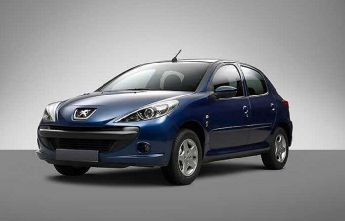 وزارت صمت باید خودروسازان را برای خروج از شرایط فعلی کمک کند