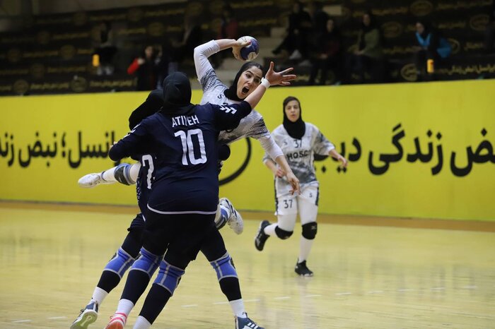 سقوط بی صدا؛ اشکهای تلخ هندبال بانوان ملایر