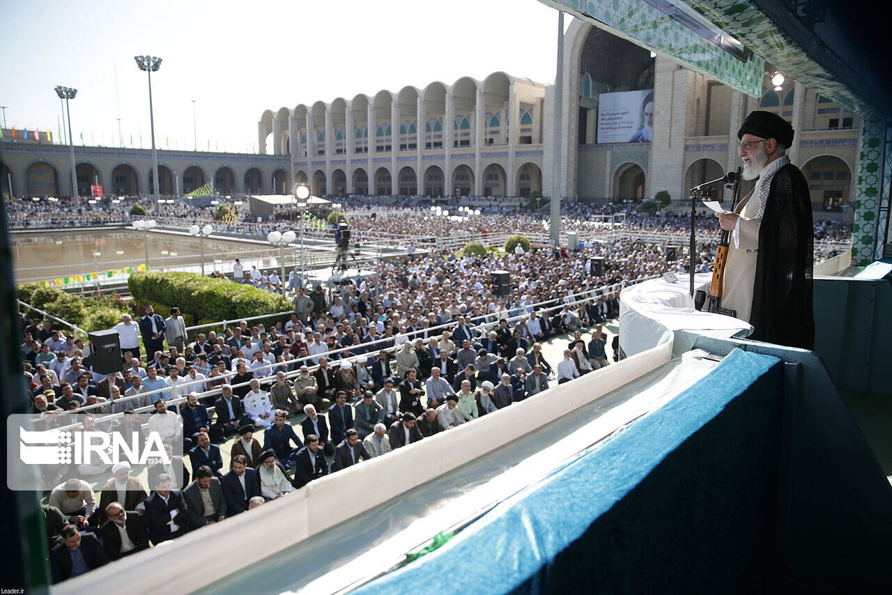 مراسم تكريمية للسيد نصر الله في طهران بمشاركة قائد الثورة الاسلامية