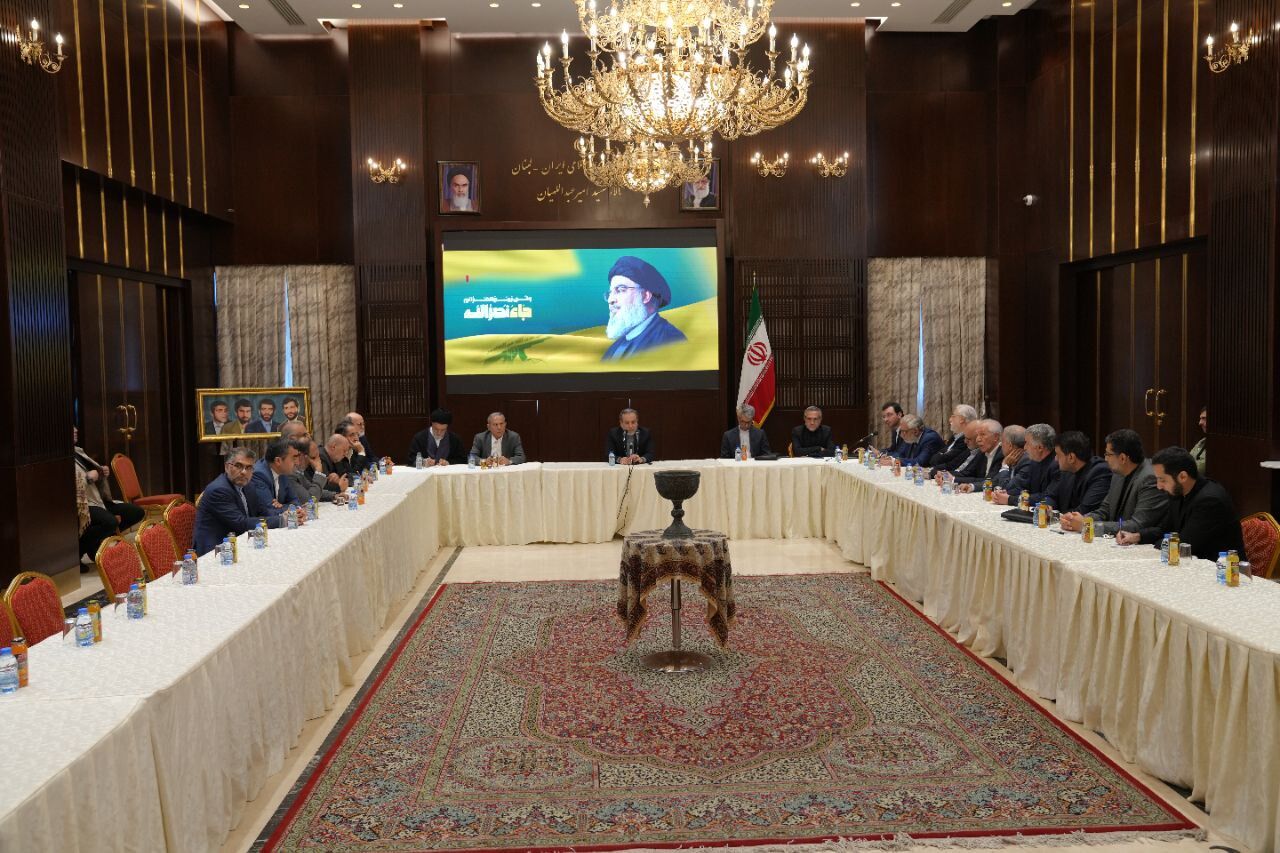 Iranian FM holds talks with Lebanese elites