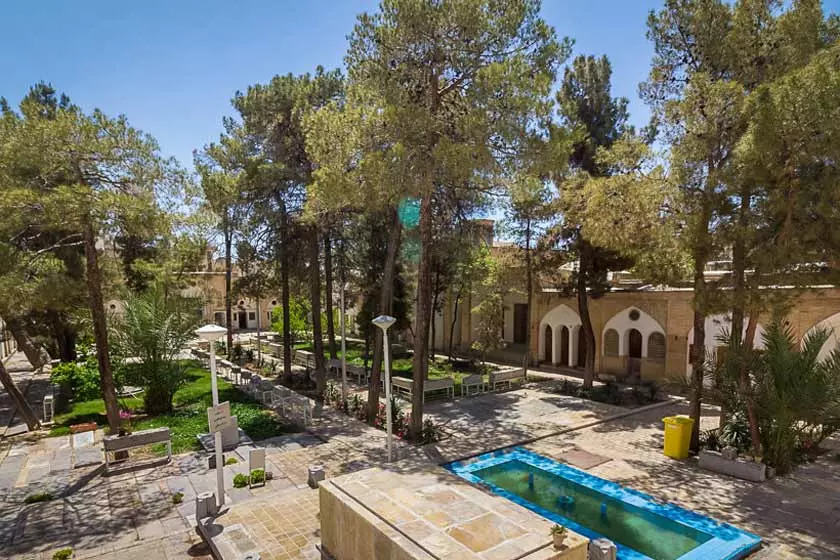 گشتی در تخت فولاد، قدیمیترین قبرستان ایران در اصفهان