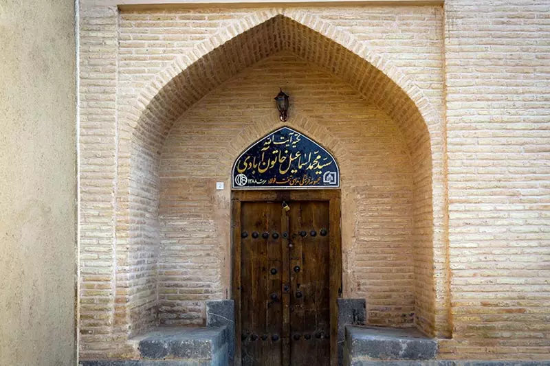 گشتی در تخت فولاد، قدیمیترین قبرستان ایران در اصفهان