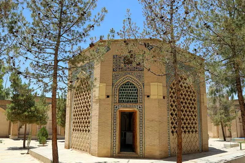 گشتی در تخت فولاد، قدیمیترین قبرستان ایران در اصفهان