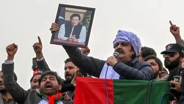 اخبار ضد و نقیض از بازداشت رئیس دولت ایالتی عمران خان در پاکستان