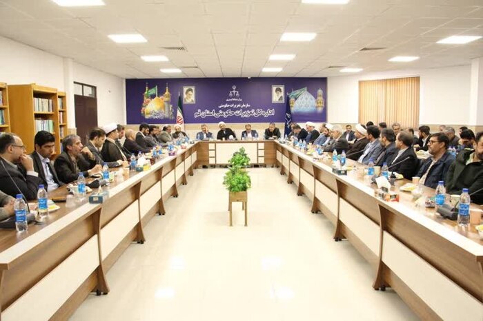 اقامه نماز جمعه به امامت رهبرانقلاب درشرایط تهدیدهای اسرائیل غاصب حرکتی بینظیر بود