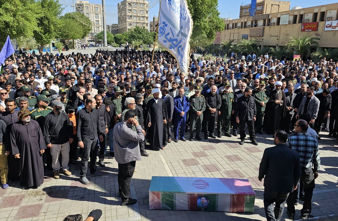 پیکر شهید مدافع حرم در خرمشهر تشییع و خاکسپاری شد پیکر شهید مدافع حرم در خرمشهر تشییع و خاکسپاری شد