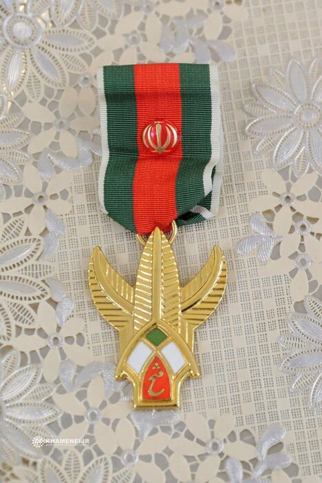 Supreme Leader awards Victory Medal to General Hajizadeh for victorious performance in True Promise operation