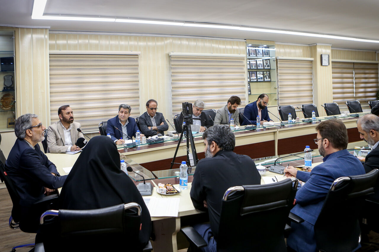 نشست مجازی مساله شناسی در ایرنا  با روسای مراکز و دفاتر استانی و مدیران مناطق