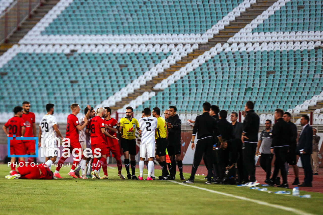 کارشناس فوتبال: باشگاه تراکتور با اخراجی های بی مورد برخورد کند کارشناس فوتبال: باشگاه تراکتور با اخراجی های بی مورد برخورد کند