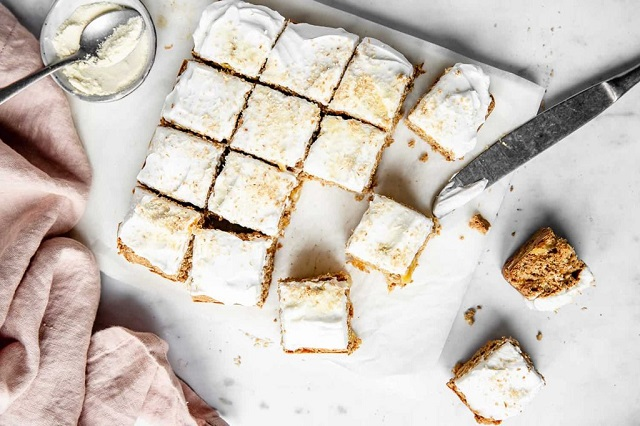 طرز تهیه کیک نارگیلی لقمهای؛ میان وعدهای برای بچههای مدرسه