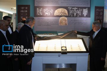 Pezeshkian unveils Achaemenid tablets returned from US