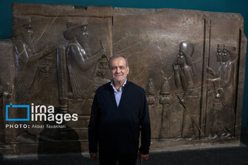 Pezeshkian unveils Achaemenid tablets returned from US