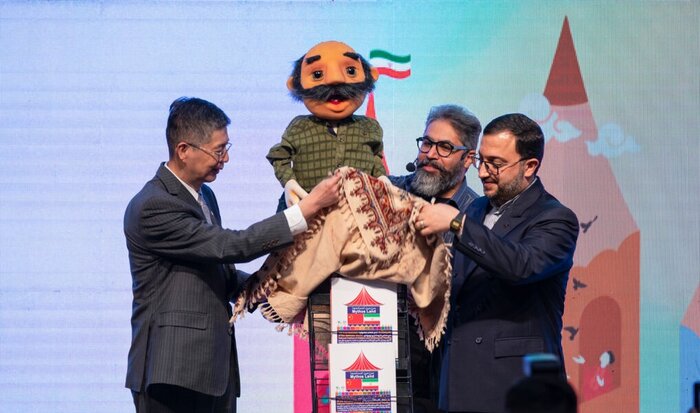 برگزیدگان دومین جشنواره نقاشی کودکان و نوجوانان ایران و چین تجلیل شدند