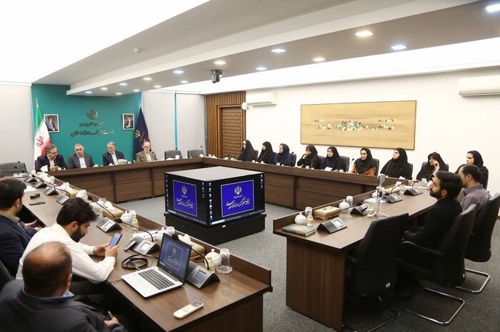 وزیر فرهنگ: روابط عمومی نمیتواند با پولپاشی اعتمادسازی کند