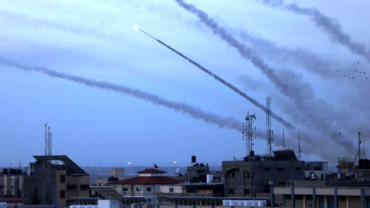 Siyonist rejimin askeri istihbarat üssü Tel Aviv civarında hedef alındı