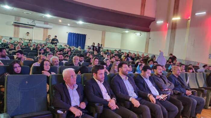 سینماگران می‌توانند نقش اول پیشرفت کشور باشند