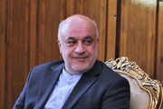 هدية من قائد الثورة الى السفير الايراني لدى لبنان