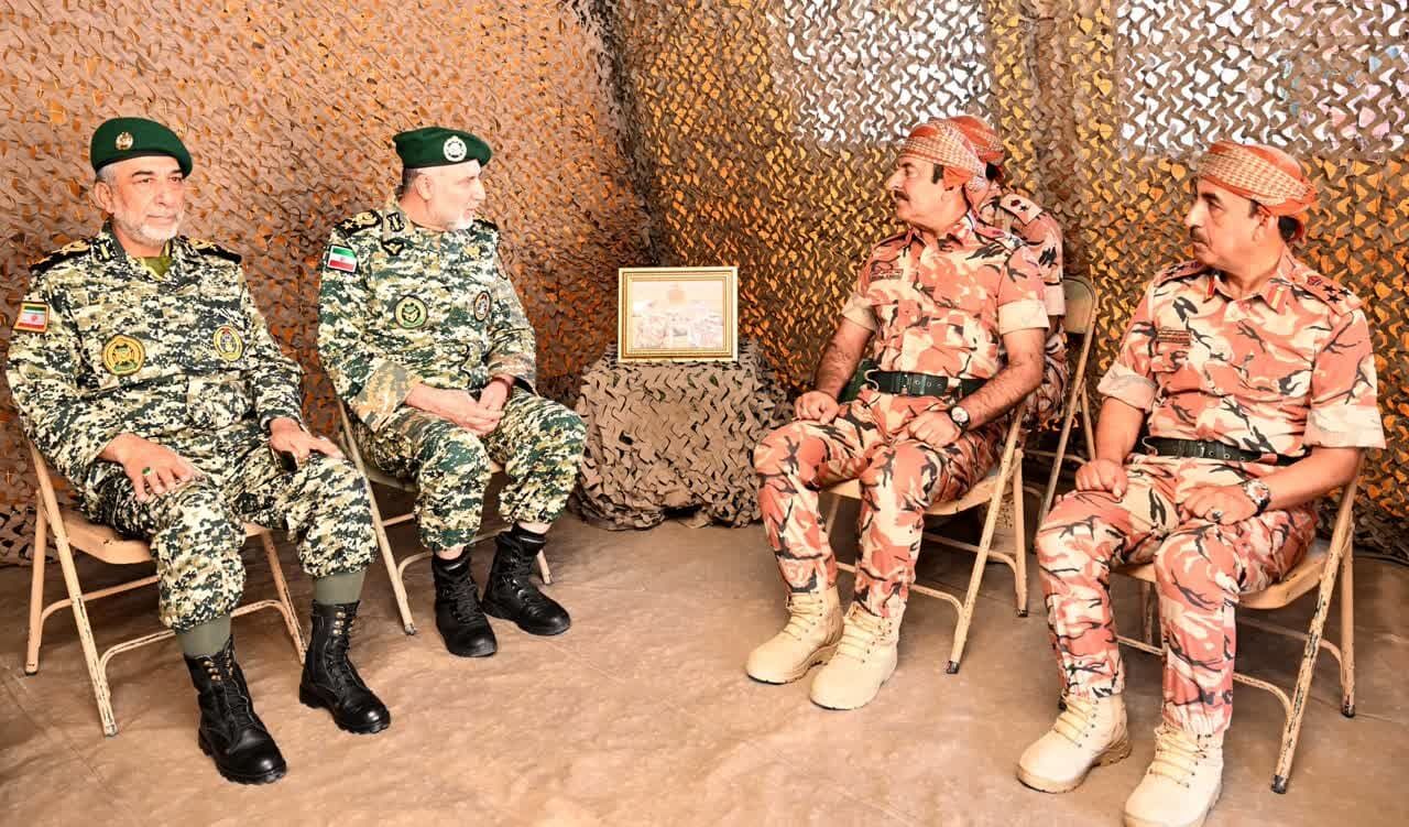 نخستین رزمایش مشترک و مرکب جمهوری اسلامی ایران و عمان برگزار شد نخستین رزمایش مشترک و مرکب جمهوری اسلامی ایران و عمان برگزار شد