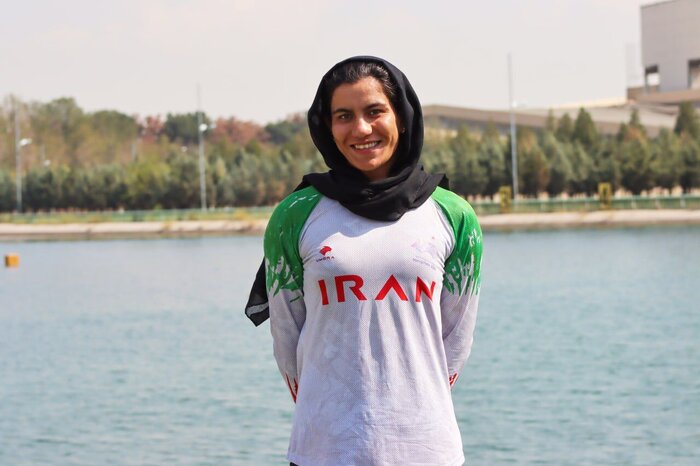 Female Iranian athlete wins gold in Asian rowing games