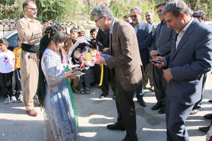 مدرسه دو کلاسه بیمه دانا در شهرستان جوانرود افتتاح شد