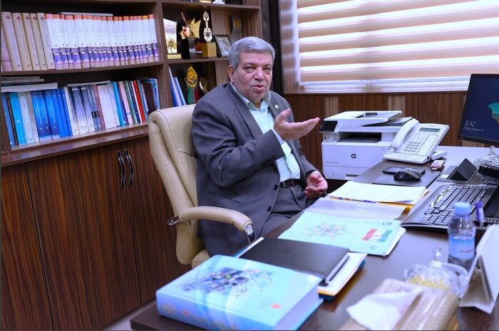 ۴۰۰ هزار زن سرپرست خانوار در کشور وجود دارد/پیگیری طرح اجرای بیمه طلاق