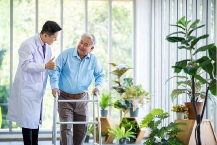 چهار متخصص در سال برای ۳۰ میلیون سالمند/ این مسیر به بحران ختم میشود