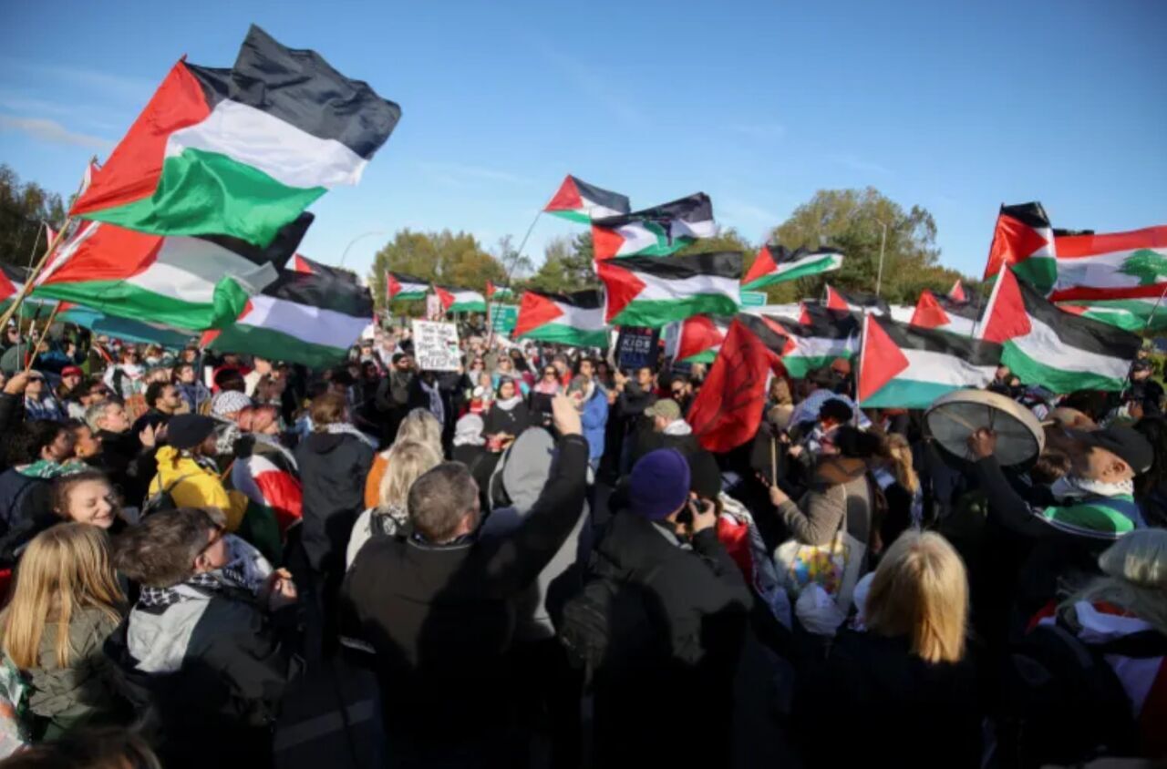 Thousands of Europeans demonstrate for Palestine, Lebanon