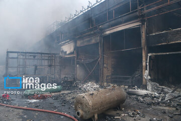 Large fire at Tehran’s iron market