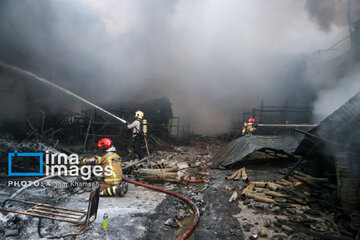 Large fire at Tehran’s iron market