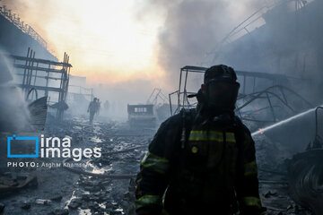 Large fire at Tehran’s iron market