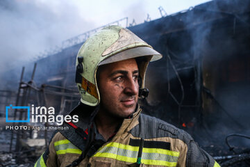 Large fire at Tehran’s iron market