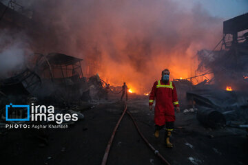 Large fire at Tehran’s iron market