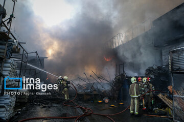 Large fire at Tehran’s iron market