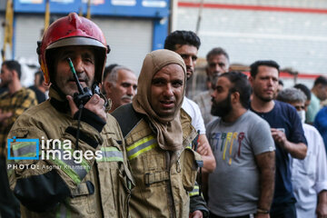 Large fire at Tehran’s iron market