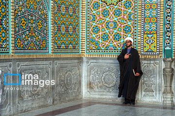 Mourning flag hoisted in Hazrat Masoumeh shrine