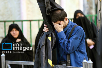 Mourning flag hoisted in Hazrat Masoumeh shrine