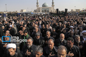 Mourning at Fatemeh Masumeh (AS) shrine in Qom