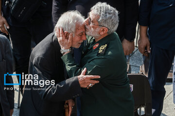 Funeral por el mártir Abás Nilforushan en Teherán