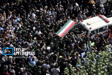 Funeral por el mártir Abás Nilforushan en Teherán