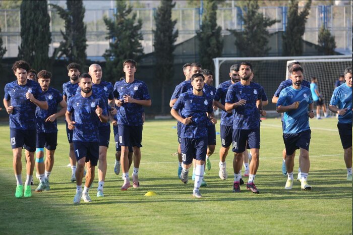 چشمی تماشاگر تمرین استقلالیها شد/ جلالی دور از تمرینات گروهی