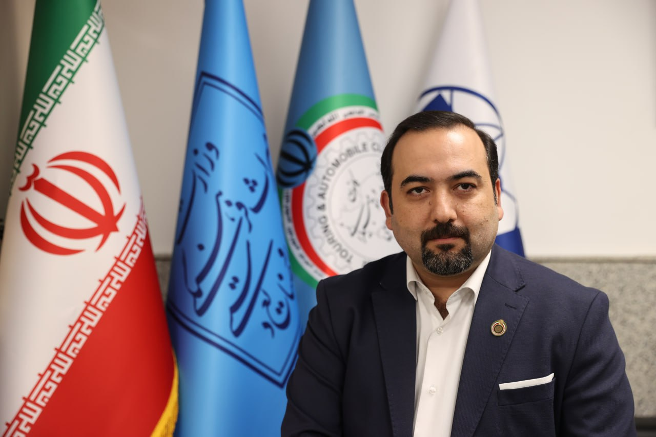 گواهینامه دو زبانه برای رانندگی در خارج از ایران کافی نیست/ گواهینامه بین المللی لازم است