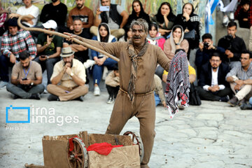 Second day of Street Theater fest in western Iran