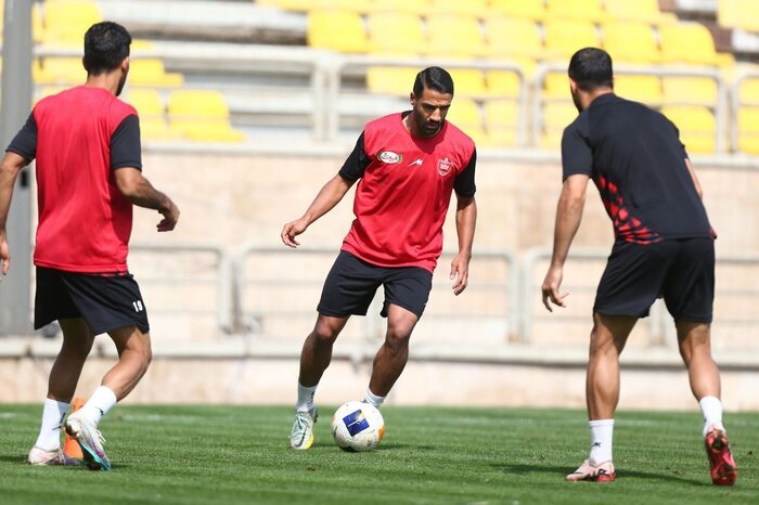 استارت پرسپولیس در دوحه در روز شکست سنگین استقلالیها قبل از رویارویی با یاران رونالدو