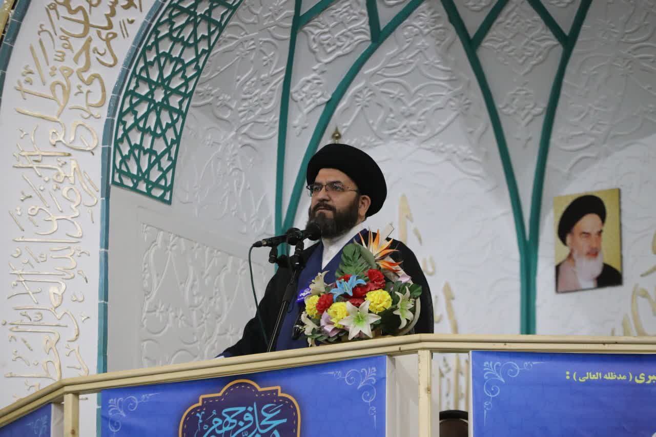 امام جمعه زنجان: حضور رهبر انقلاب در جمعه نصر دلها را آرام کرد