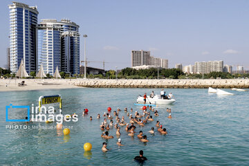 High-seas swimming competition