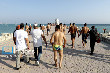 High-seas swimming competition