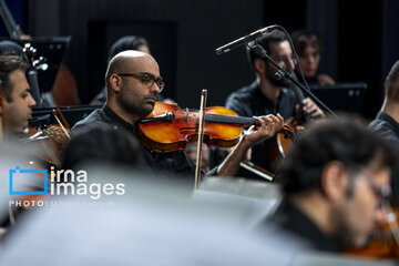 La Orquesta Nacional de Irán se presenta en Teherán