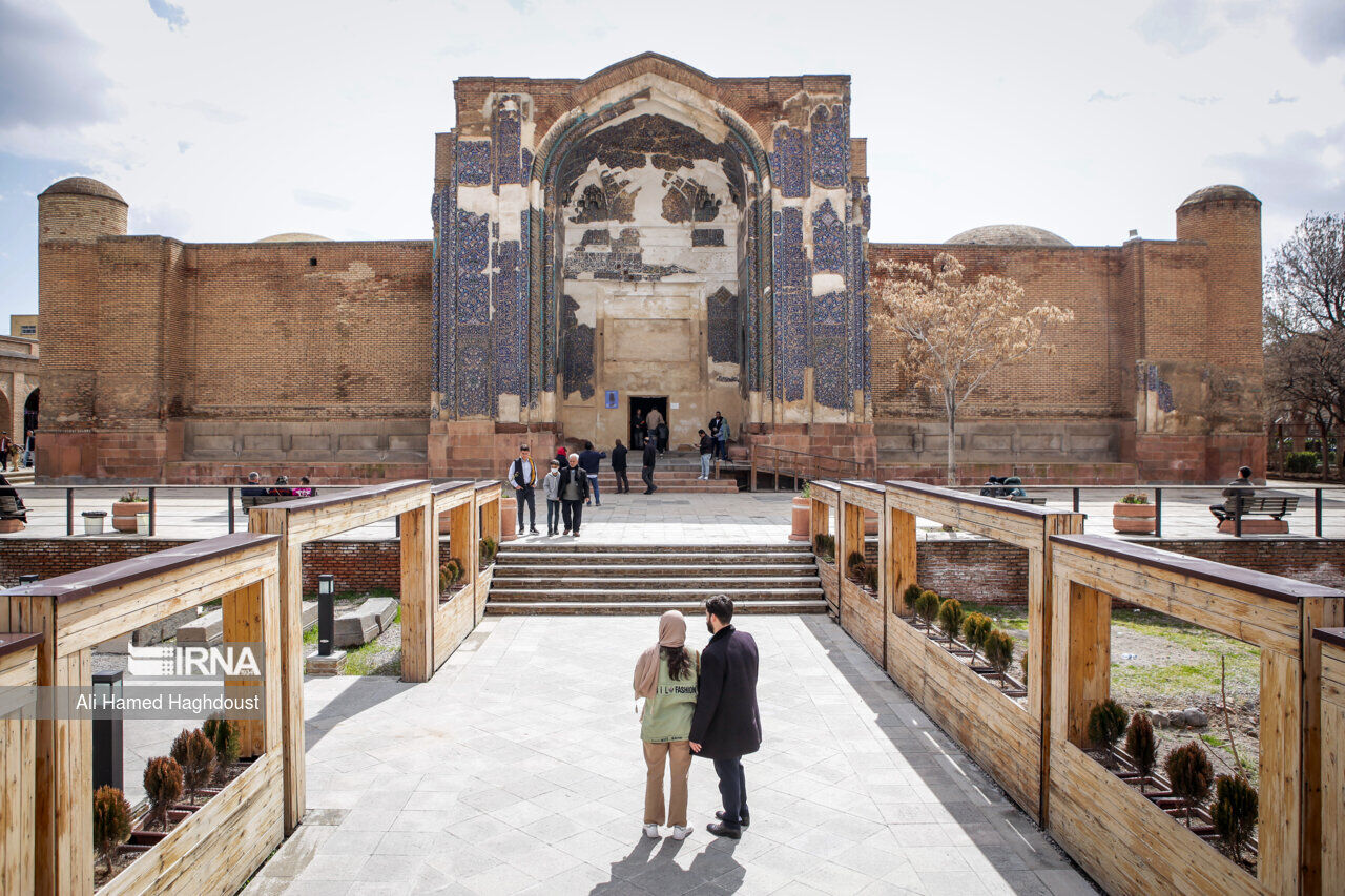 ۲.۵ میلیون گردشگر داخلی به آذربایجانشرقی سفر کردند ۲.۵ میلیون گردشگر داخلی به آذربایجانشرقی سفر کردند