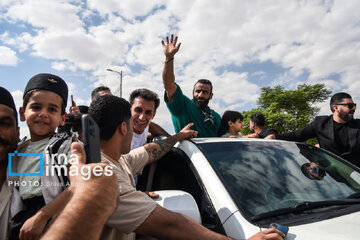 People of Shiraz welcome Hadi Choopan